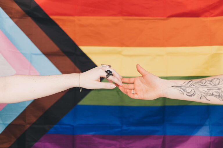 pride flag with trans Pride Flagge mit Trans - Ist Gendern SEO-tauglich?